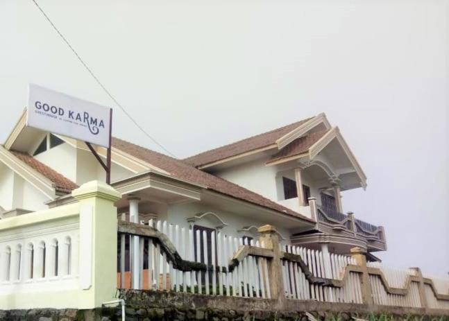 Good Karma Bromo Guesthouse Extérieur photo